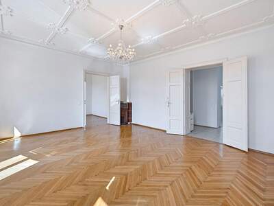 Altbauwohnung mit Balkon kaufen in 1190 Wien (Bild 2)