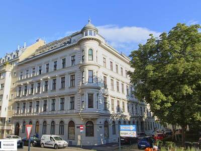 Altbauwohnung kaufen in 1080 Wien