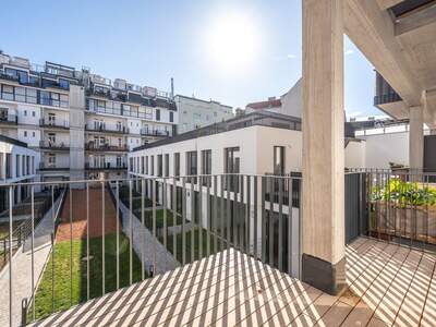 Altbauwohnung mit Balkon kaufen in 1200 Wien