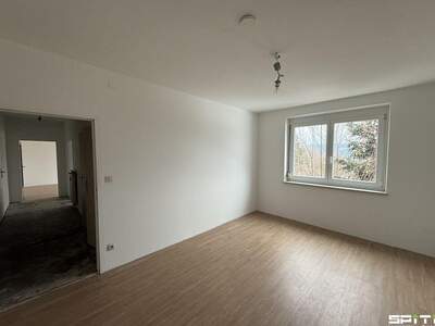 Wohnung mit Balkon kaufen in 9183 Schlatten (Bild 2)
