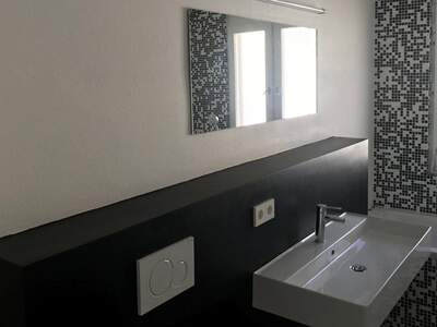 Altbauwohnung mit Balkon kaufen in 6020 Innsbruck (Bild 2)