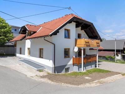 Altbauwohnung mit Balkon kaufen in 9582 Pogöriach (Bild 1)