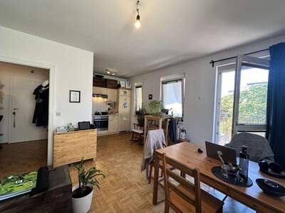 Altbauwohnung mit Balkon mieten in 8020 Graz (Bild 3)