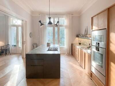 Altbauwohnung mit Balkon kaufen in 1130 Wien (Bild 3)