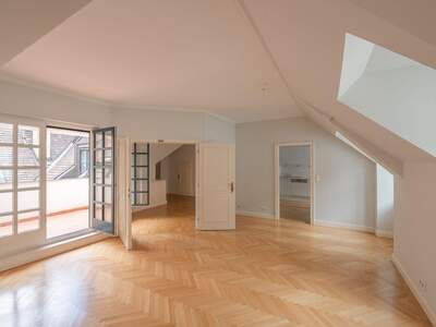 Altbauwohnung mit Balkon mieten in 1010 Wien