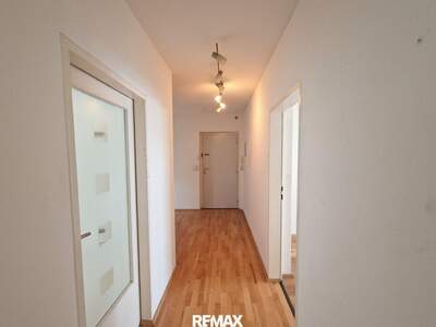 Wohnung mit Balkon kaufen in 4910 Ried (Bild 2)
