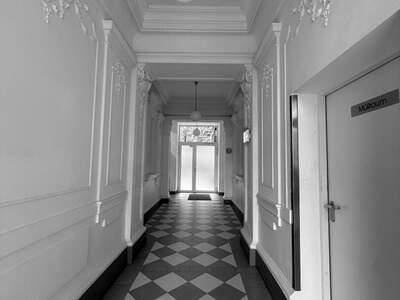 Altbauwohnung mit Balkon mieten in 1180 Wien (Bild 2)