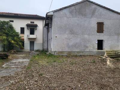 Haus mit Garten kaufen in 31015 Conegliano (Bild 2)