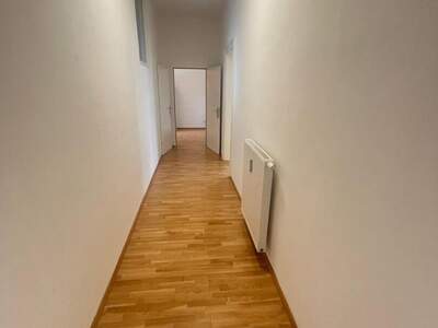 Altbauwohnung mit Balkon mieten in 8010 Graz (Bild 3)