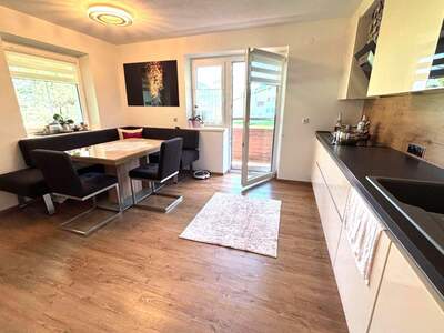 Wohnung mit Balkon kaufen in 6262 Schlitters