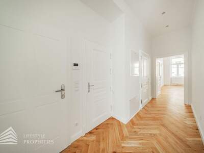 Altbauwohnung mit Balkon kaufen in 1040 Wien (Bild 3)