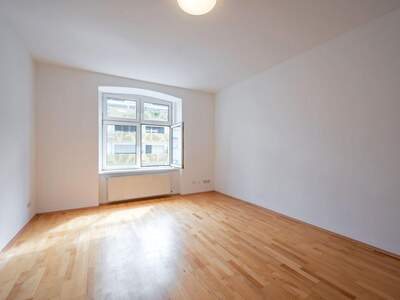 Altbauwohnung mit Balkon kaufen in 1200 Wien (Bild 2)