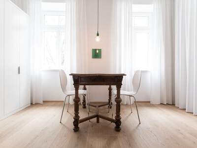 Altbauwohnung mit Balkon mieten in 1150 Wien (Bild 1)
