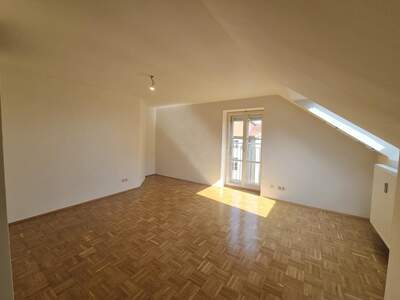 Dachgeschosswohnung mieten in 8010 Graz