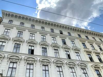 Altbauwohnung mit Balkon kaufen in 1010 Wien (Bild 3)