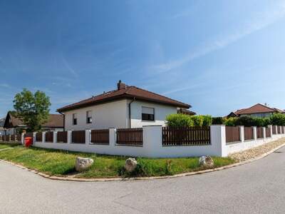 Haus mit Garten mieten in 2401 Fischamend