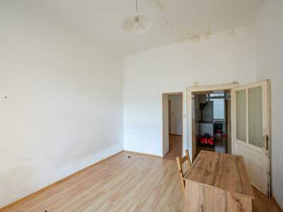 Altbauwohnung mit Balkon kaufen in 1200 Wien (Bild 3)