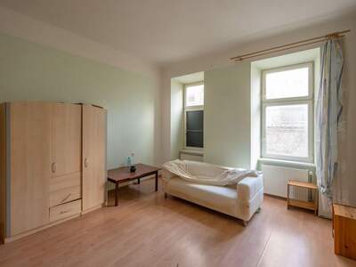 Altbauwohnung mit Balkon kaufen in 1200 Wien (Bild 2)