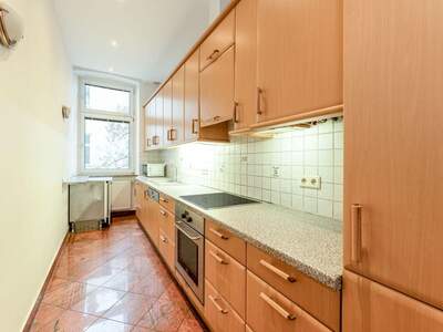 Altbauwohnung kaufen in 1160 Wien (Bild 2)