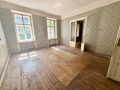 Altbauwohnung mit Balkon kaufen in 1070 Wien (Bild 1)