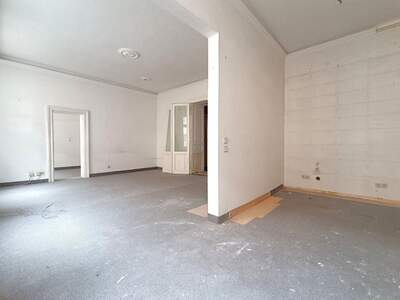 Altbauwohnung kaufen in 1090 Wien (Bild 2)