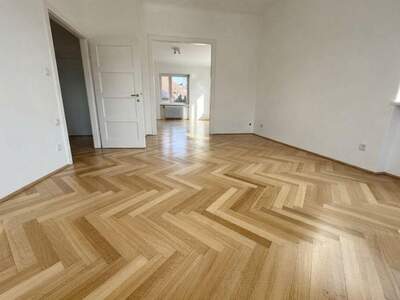Altbauwohnung mit Balkon mieten in 1130 Wien (Bild 2)