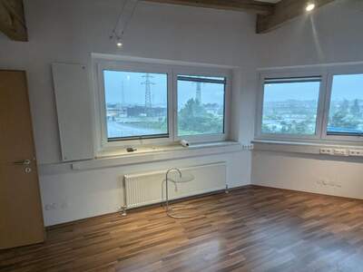 Gewerbeobjekt mieten in 6134 Vomp (Bild 3)