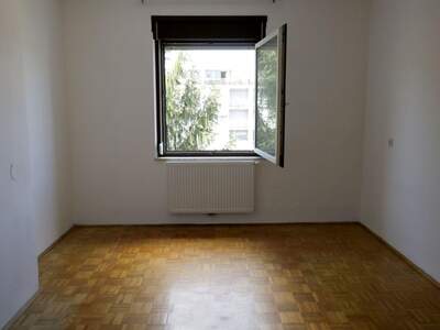 Altbauwohnung mit Balkon mieten in 8020 Graz (Bild 4)