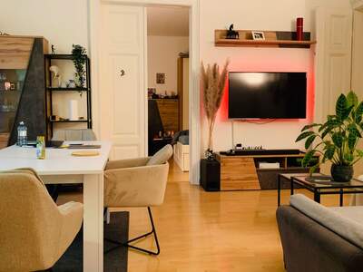 Altbauwohnung mieten in 1090 Wien (Bild 1)