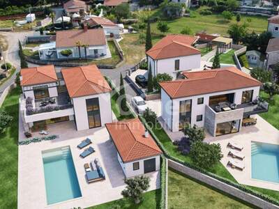 Haus kaufen in 52440 Porec (Bild 2)