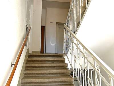Altbauwohnung kaufen in 1130 Wien (Bild 2)