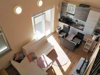 Wohnung mit Balkon kaufen in 51260 Crikvenica (Bild 3)