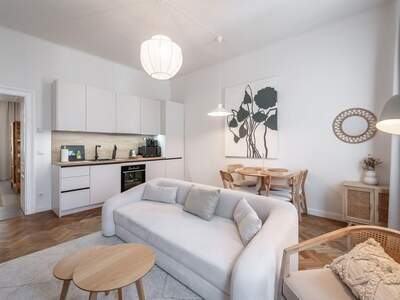 Altbauwohnung kaufen in 1070 Wien (Bild 2)