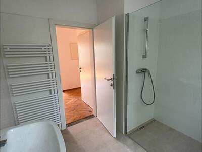Altbauwohnung mit Balkon kaufen in 8043 Graz (Bild 4)