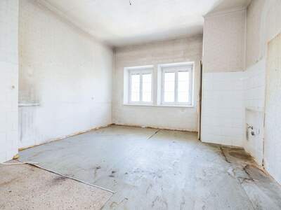 Altbauwohnung mit Balkon kaufen in 8010 Graz (Bild 2)