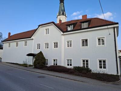 Altbauwohnung mieten in 4923 Lohnsburg (Bild 1)