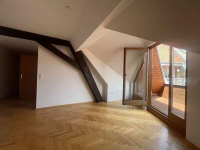 Altbauwohnung mit Balkon mieten in 8020 Graz