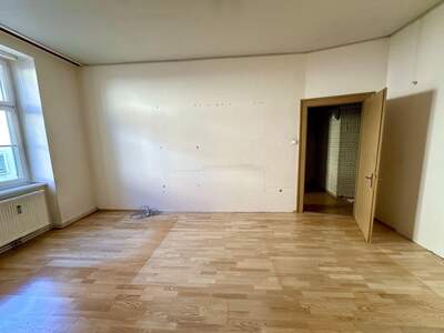 Altbauwohnung kaufen in 8020 Graz (Bild 1)