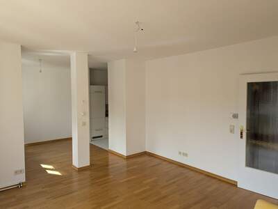 Wohnung mit Balkon kaufen in 3500 Krems (Bild 2)