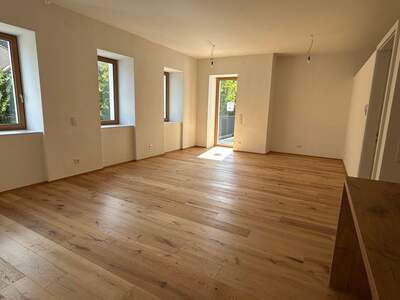 Altbauwohnung mit Balkon mieten in 2564 Weissenbach (Bild 3)