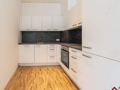 Altbauwohnung mit Balkon mieten in 4600 Wels