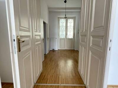 Altbauwohnung kaufen in 1090 Wien (Bild 2)