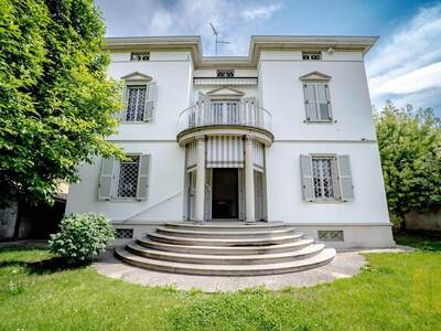 Haus kaufen in 33010 Udine (Bild 1)