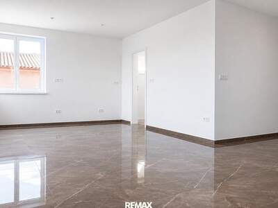 Haus kaufen in 93036 Benkova Potôn (Bild 5)