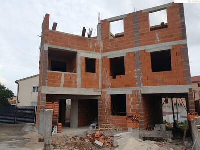 Wohnung kaufen in 52100 Pula (Bild 3)