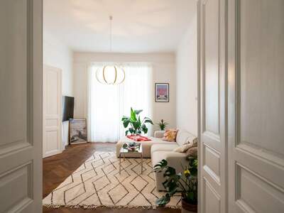 Altbauwohnung mit Balkon kaufen in 8010 Graz (Bild 2)