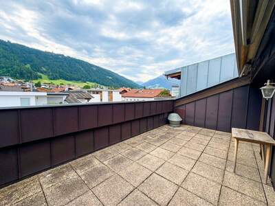 Altbauwohnung mit Balkon kaufen in 6094 Axams