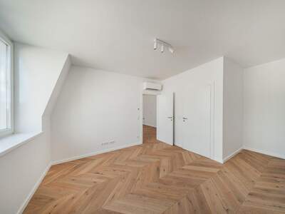 Altbauwohnung kaufen in 1040 Wien (Bild 2)