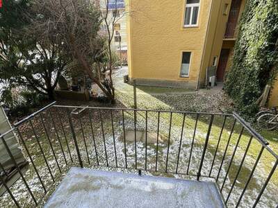 Altbauwohnung mit Balkon mieten in 8010 Graz (Bild 3)