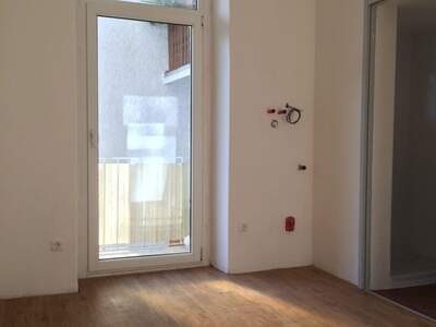 Altbauwohnung mit Balkon mieten in 5020 Salzburg (Bild 2)